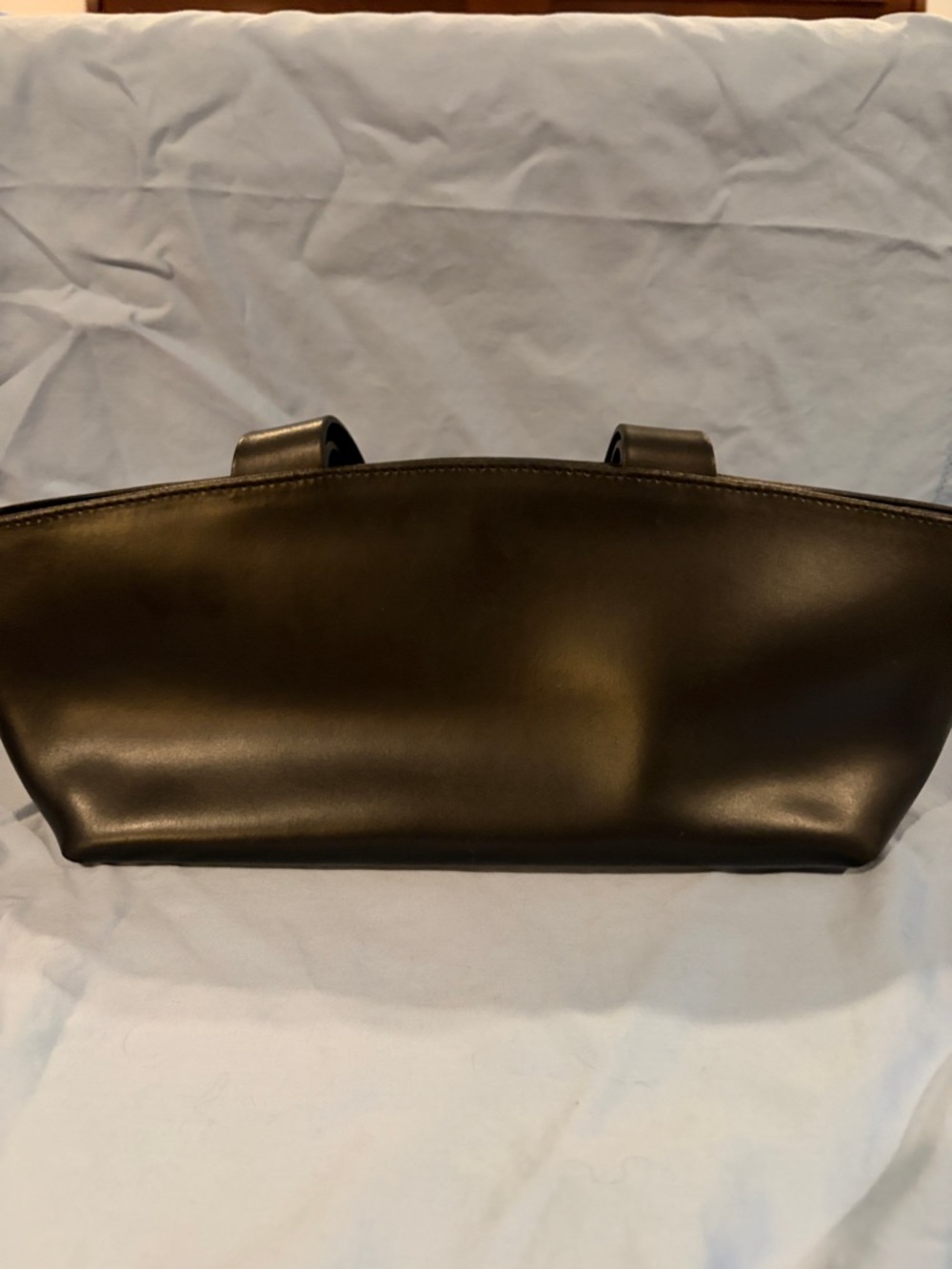 Furla Black Leather Handbag Zippered Center - Picture 5 of 6